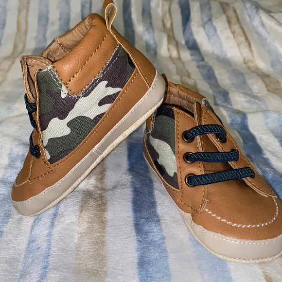 Shoes - Picture 1 of 3